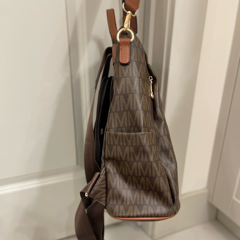 Vegan leather MARCO backpack purse, NWOT✨ - Picture 8 of 9